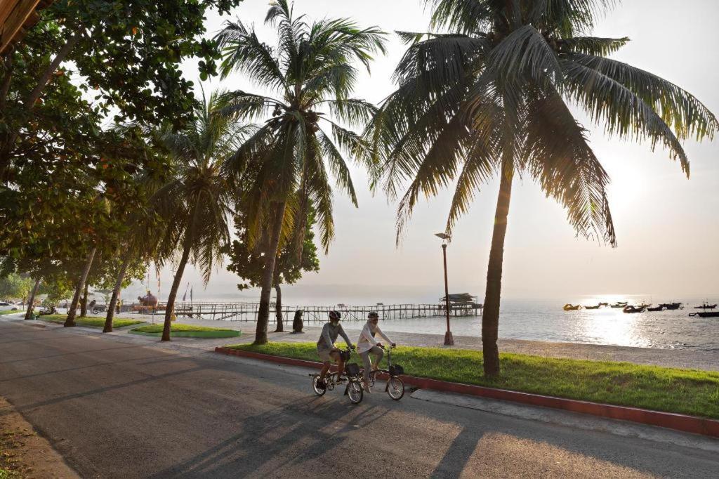 Sunrise Beach Hotel Pangandaran Buitenkant foto